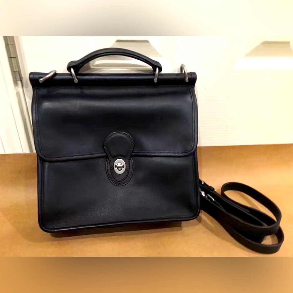 Coach Willis Handbag❤️ Black Leather Crossbody Turnlock Closure 9927